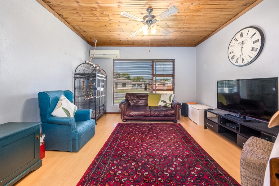 3 Bedroom Property for Sale in St Dumas Western Cape